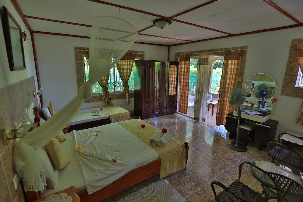 Rising Sun Guesthouse La Digue Rom bilde